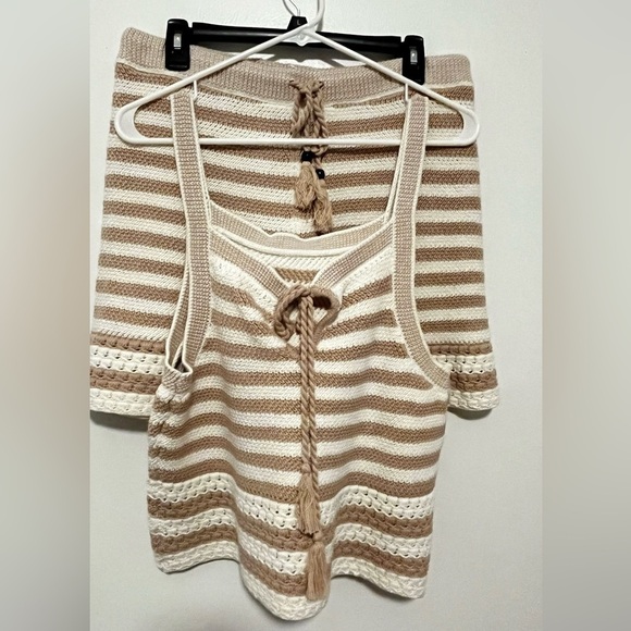 House of Harlow 1960 open knit Tan sweater short set. Monrow design style. Med - Picture 3 of 10